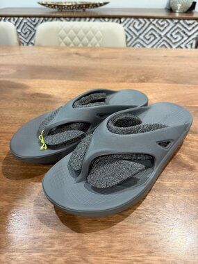 OOFOS Flip Flops Slate Grey Size 7M/9W Brand New No Box